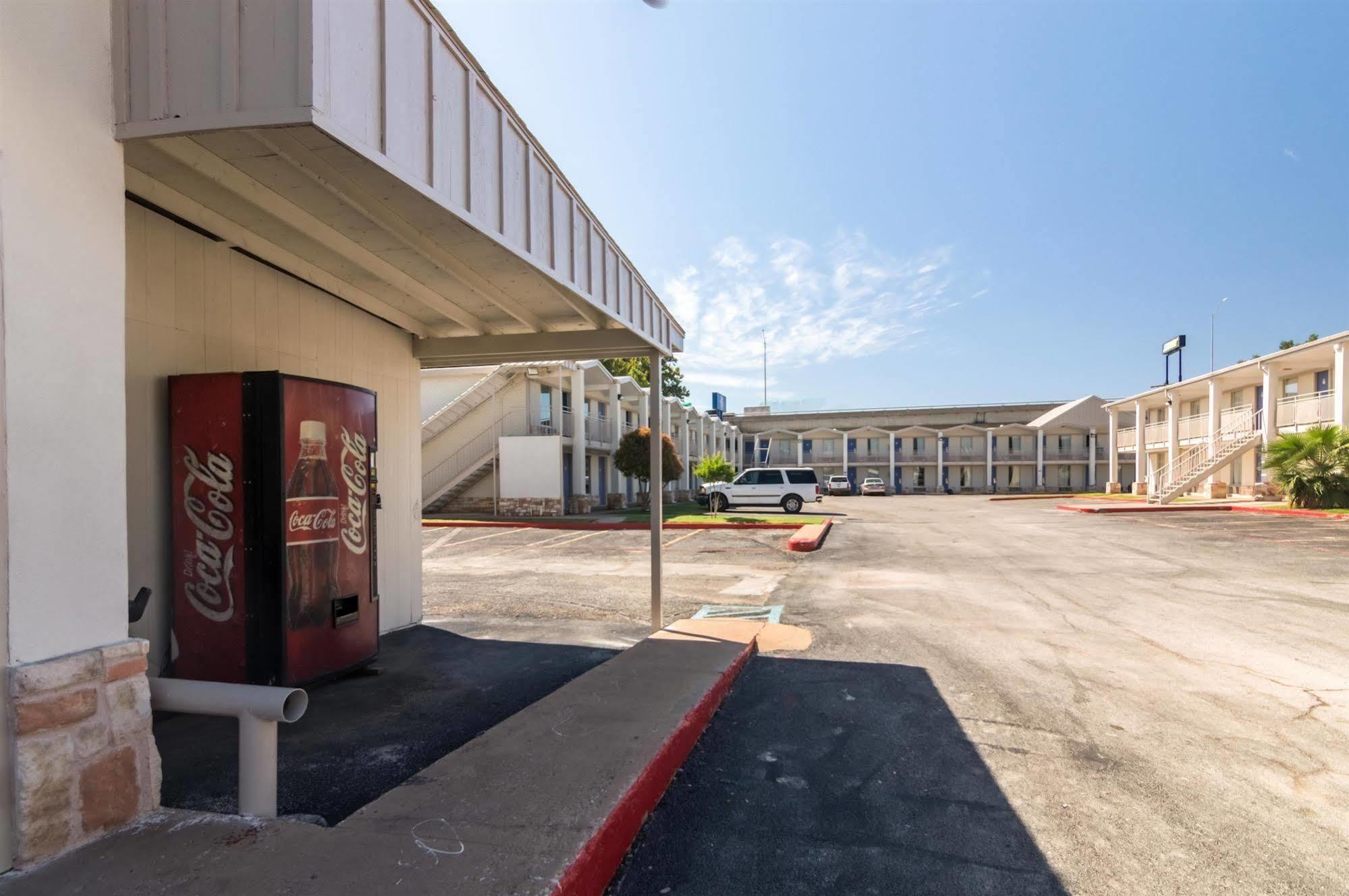 Delux Inn Wichita Falls Dış mekan fotoğraf