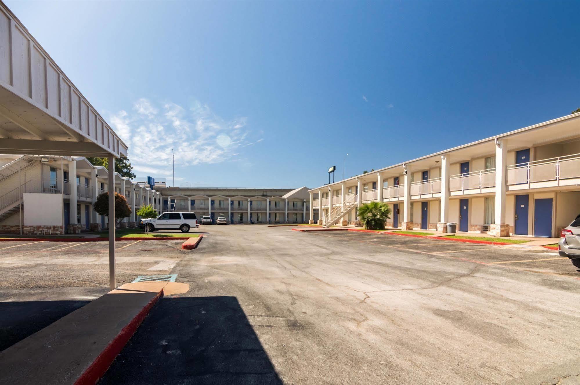 Delux Inn Wichita Falls Dış mekan fotoğraf